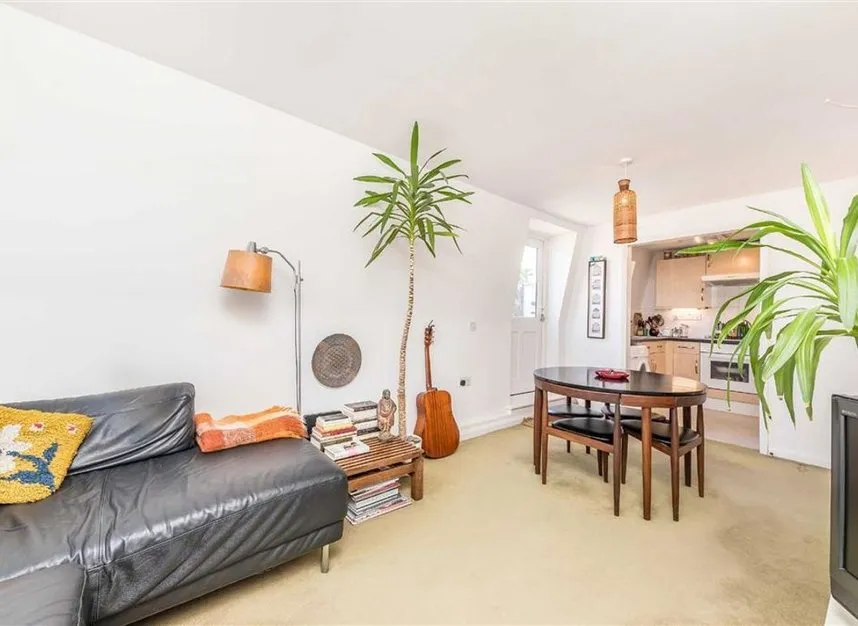 Portland Grove, Stockwell, SW8, photo 2