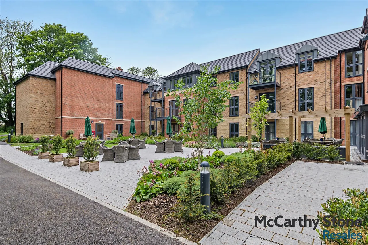 Langholm Close, Beverley, HU17, photo 17