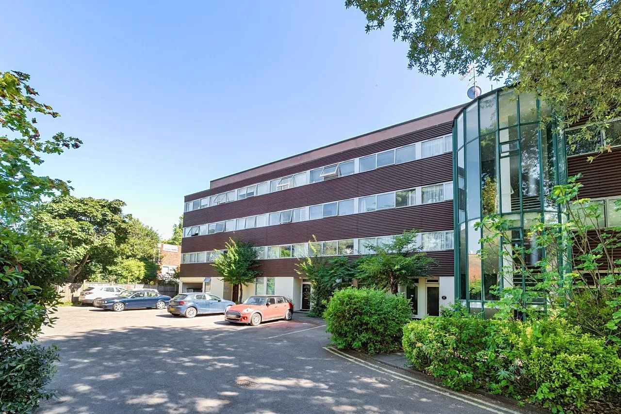 2 bed flat for sale — Claudia Place, Southfields, London, SW19