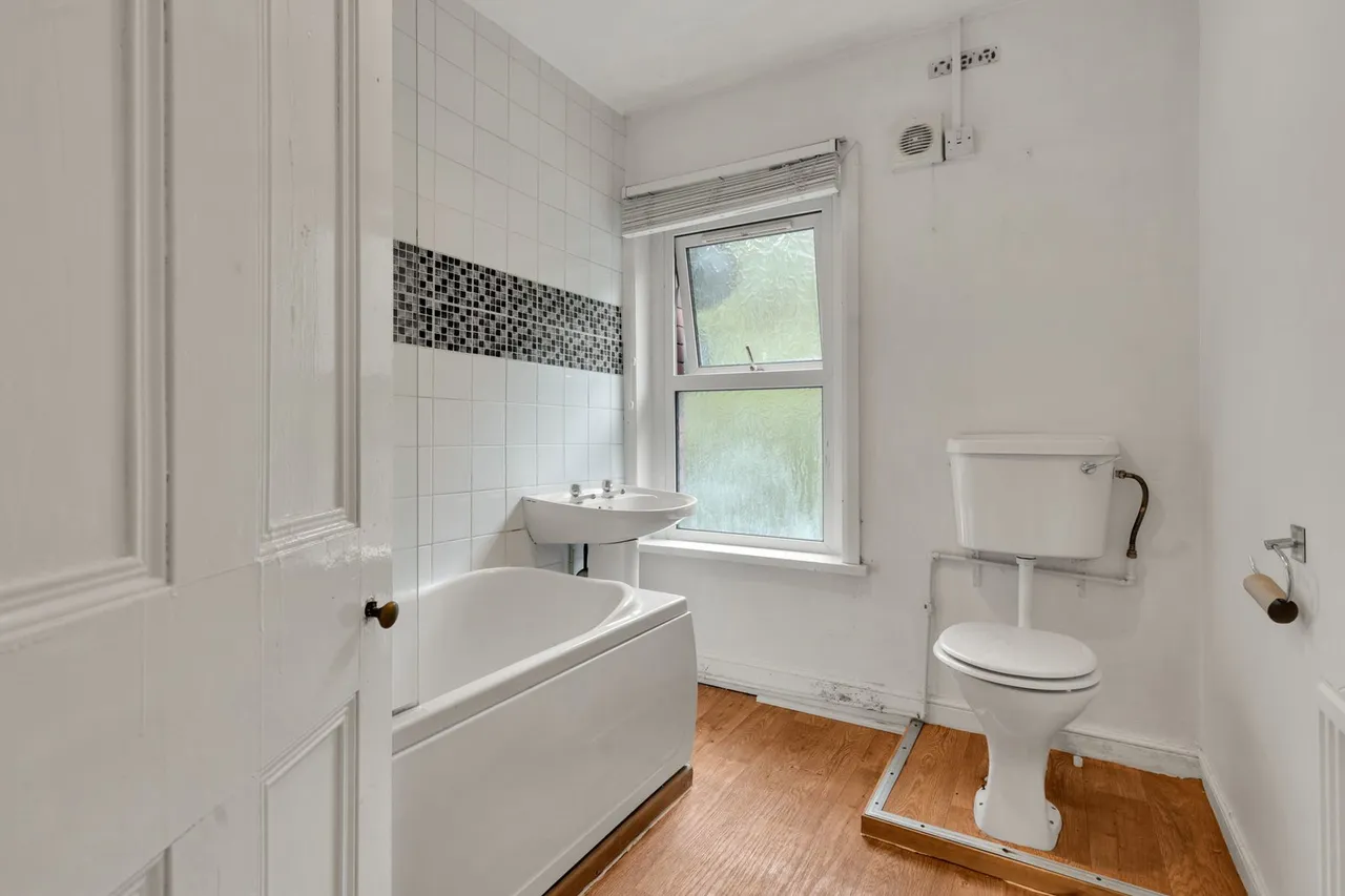 Cleaves Terrace, Pontypool, photo 13