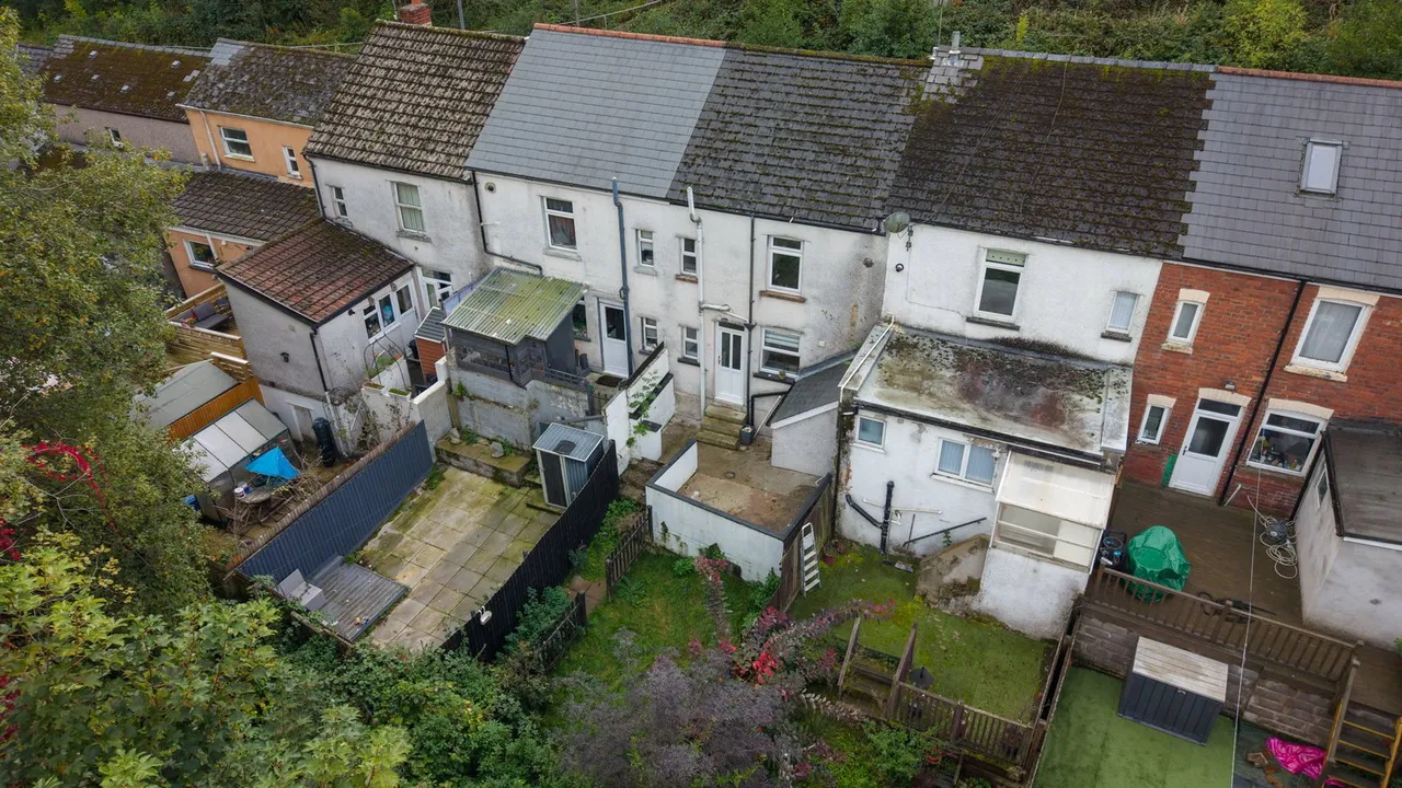 Cleaves Terrace, Pontypool, photo 17