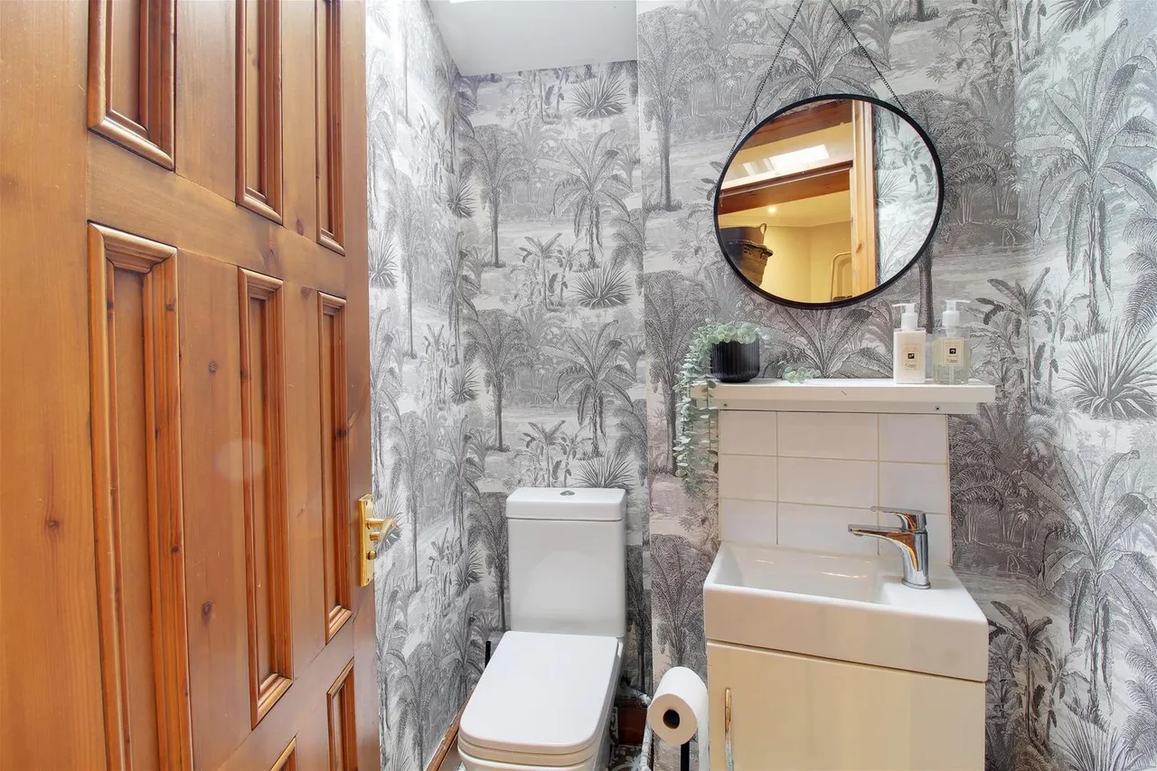 Park Avenue, Potters Bar EN6 5EJ, photo 13