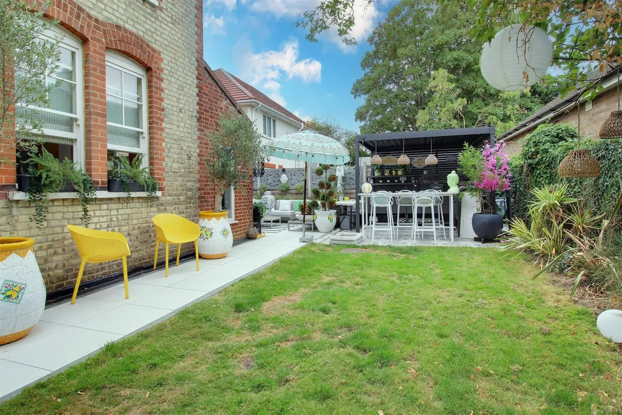 Park Avenue, Potters Bar EN6 5EJ, photo 10