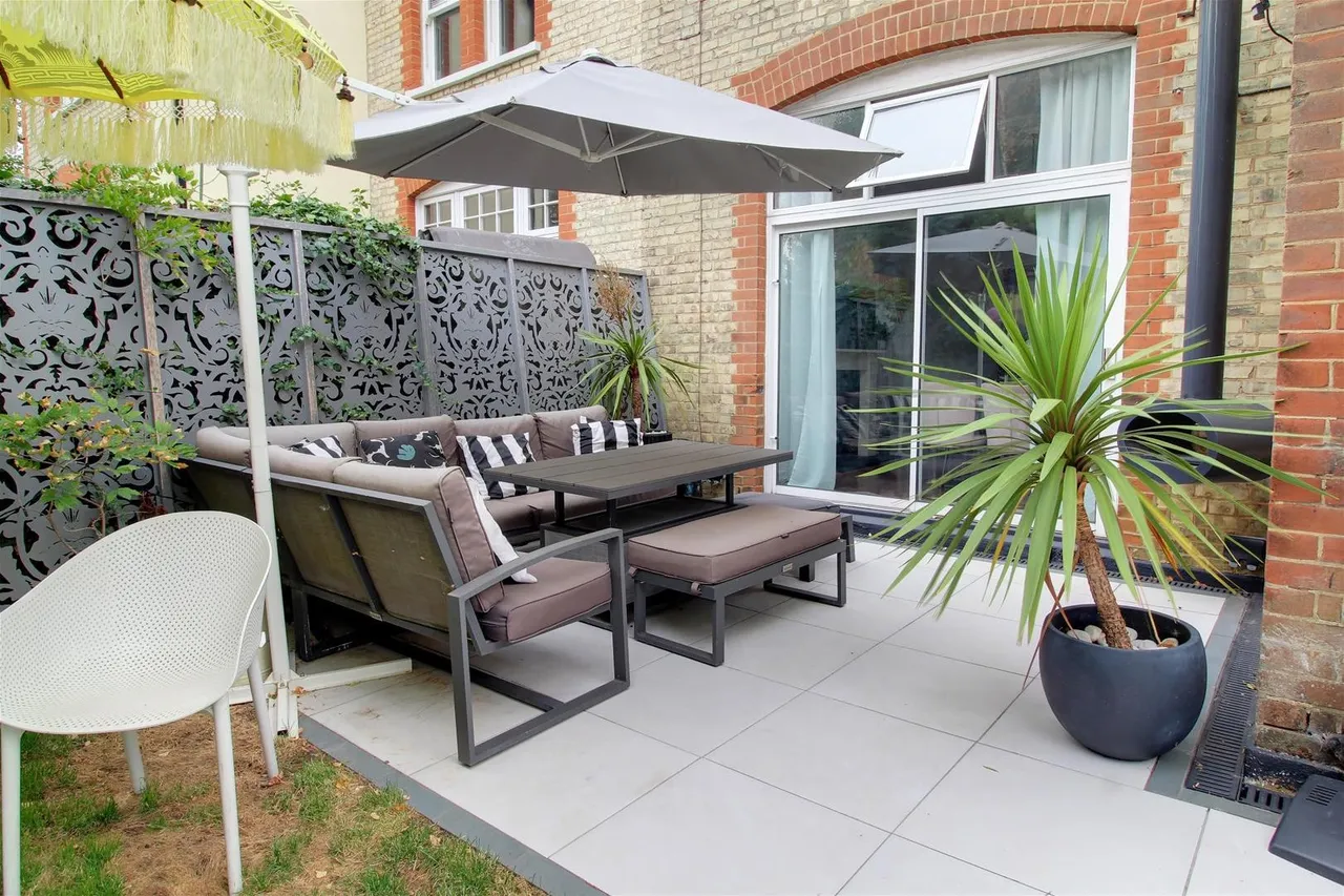 Park Avenue, Potters Bar EN6 5EJ, photo 18