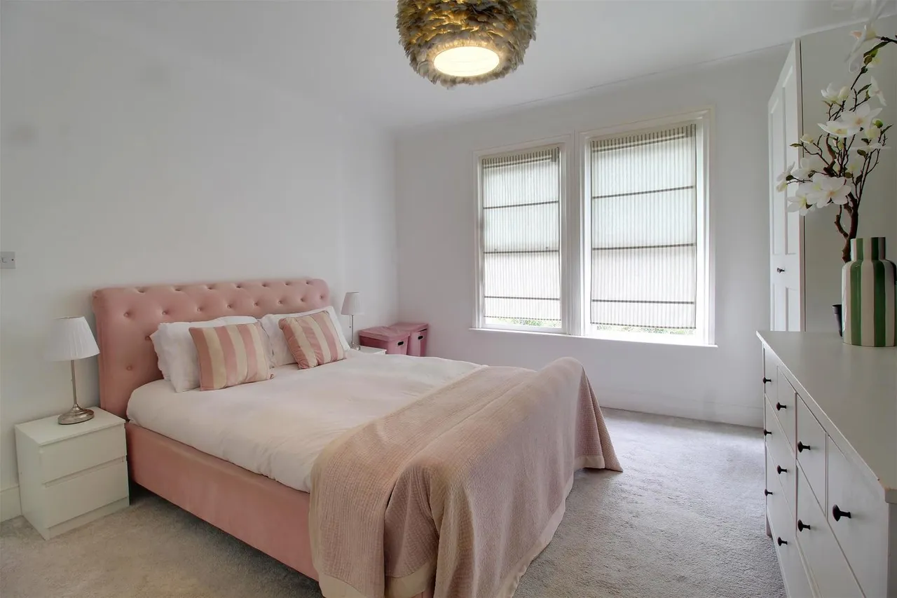 Park Avenue, Potters Bar EN6 5EJ, photo 9