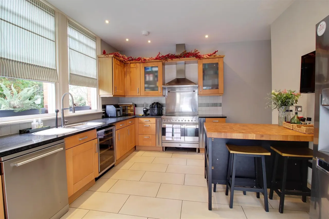 Park Avenue, Potters Bar EN6 5EJ, photo 7