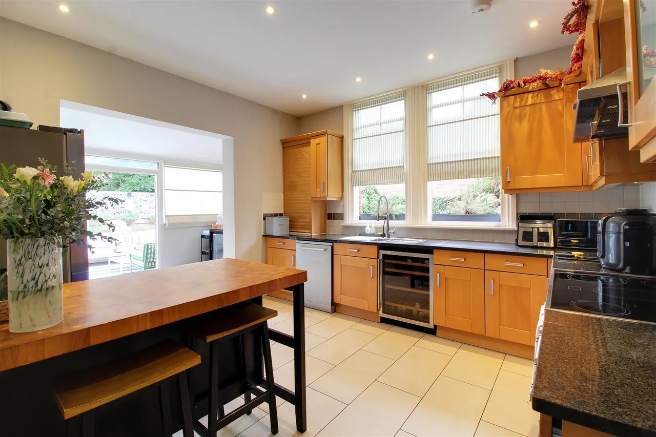 Park Avenue, Potters Bar EN6 5EJ, photo 11