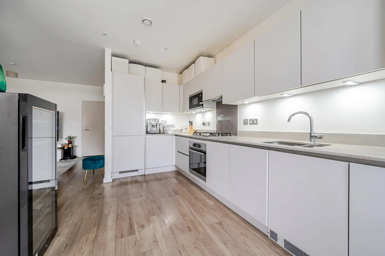 4 Hera Avenue, Barnet, EN5, photo 9