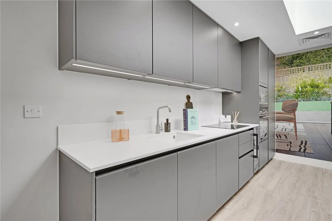 Rose Square, Twickenham, TW2, photo 6