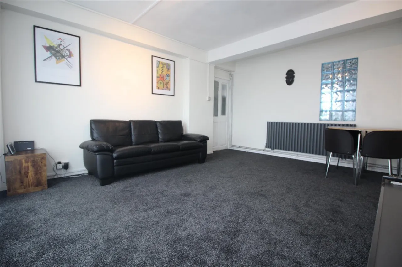 Paragon Road, London, photo 2