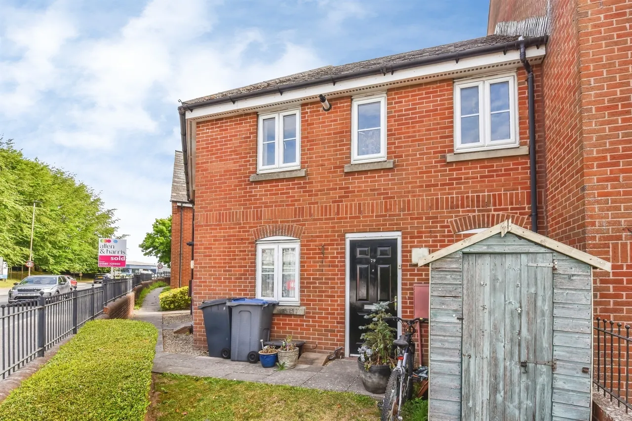 2 bed flat for sale — Hillier Road, Devizes