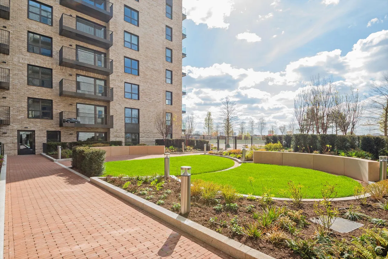 The Green Quarter, Southall Waterside, UB1, photo 10