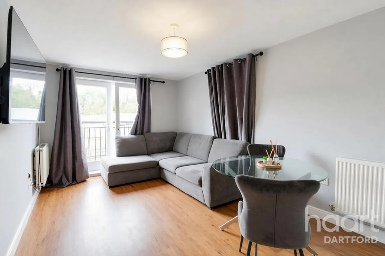 2 bed flat for sale, Esparto Way, Dartford, DA4