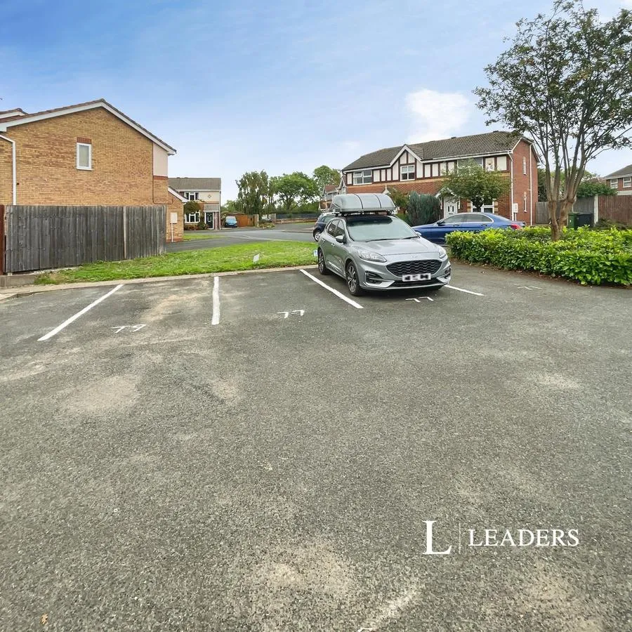 Larkspur Drive, Evesham, WR11, photo 9