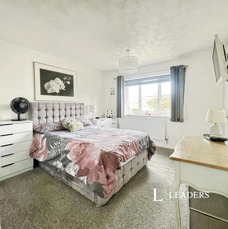 Larkspur Drive, Evesham, WR11, photo 4