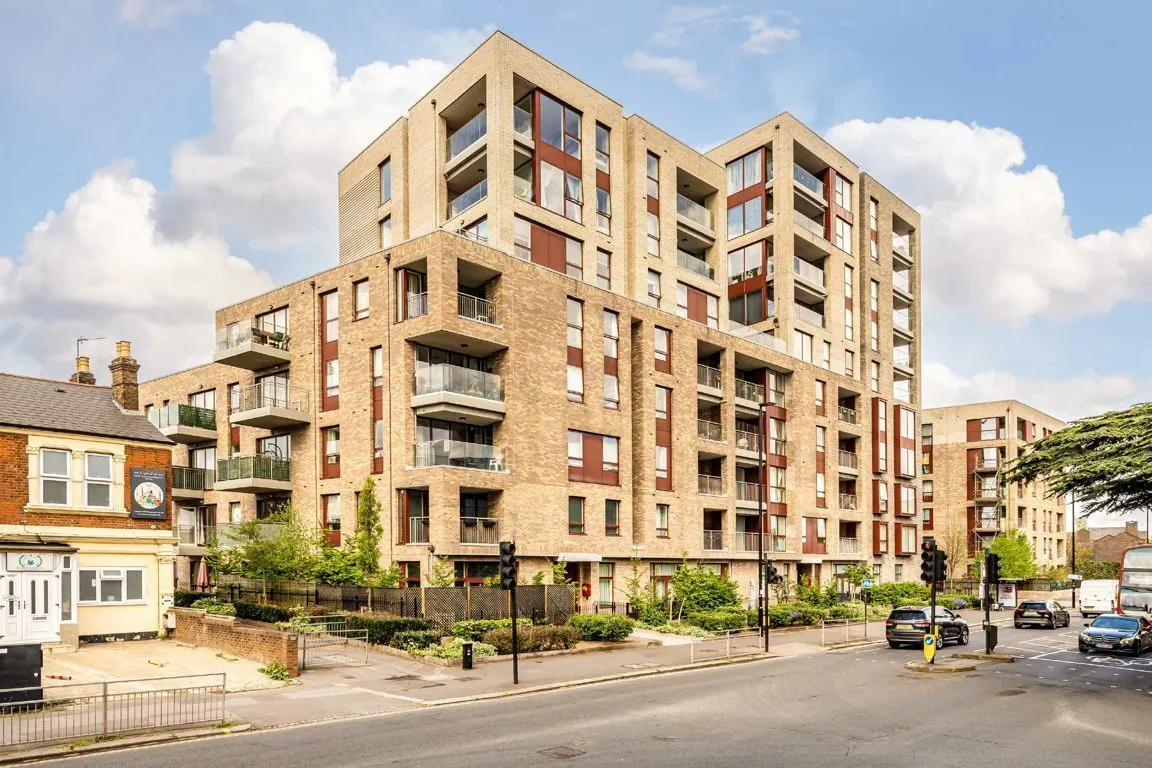 2 bed property for sale, London Road, TW7