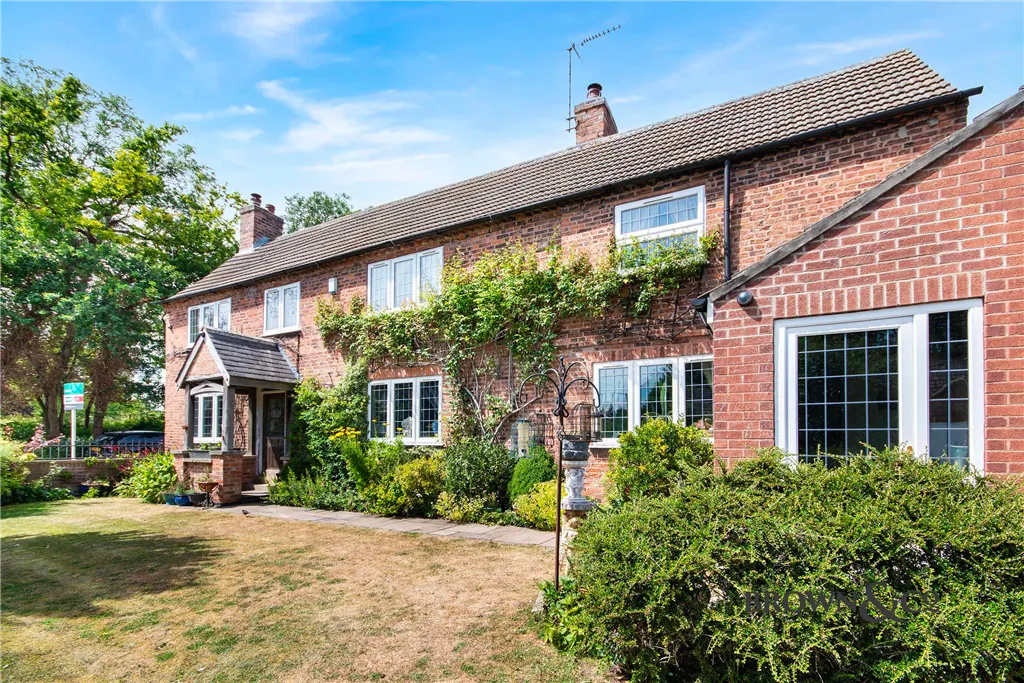 3 bed house for sale, Plantation Road, East Markham
