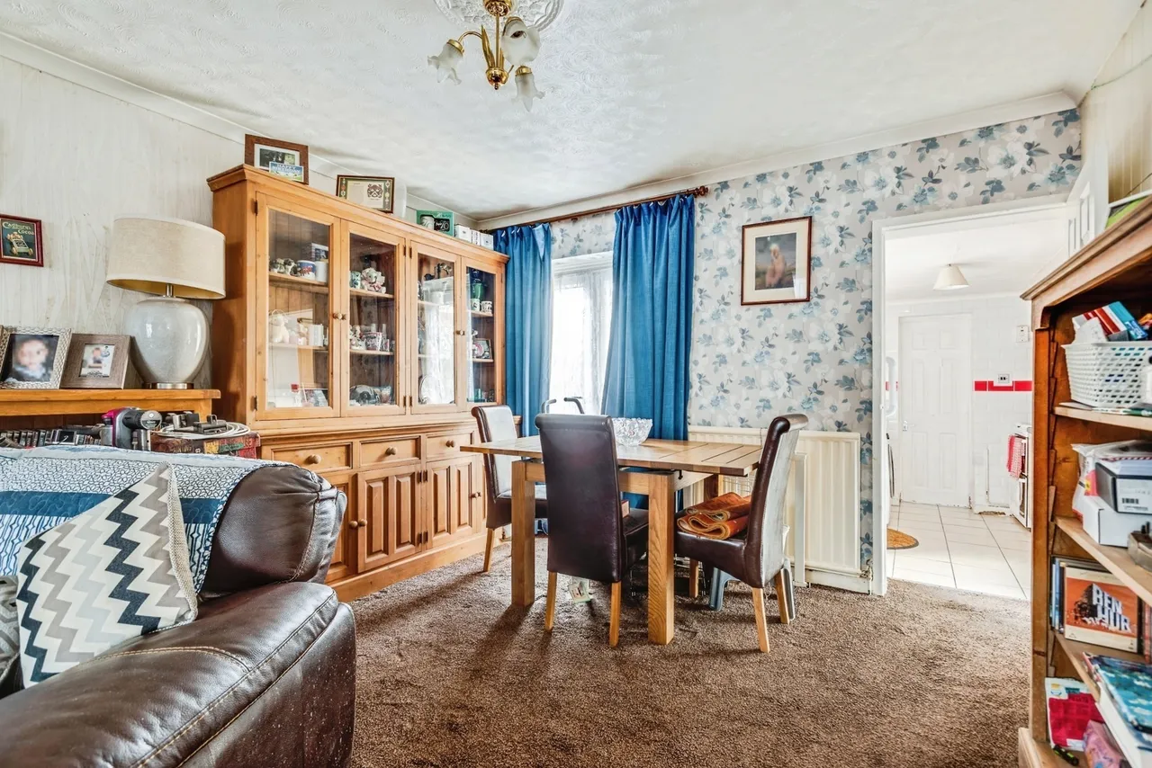Cricklade Road, Swindon, Wiltshire, SN2, photo 6