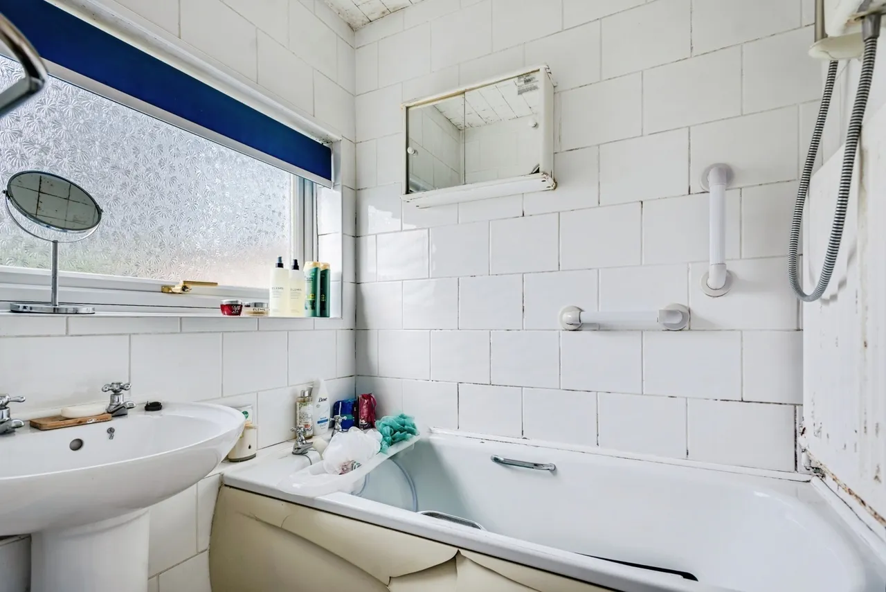 Cricklade Road, Swindon, Wiltshire, SN2, photo 9