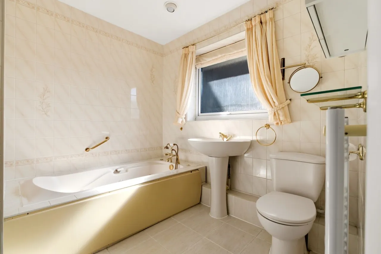 Seamons Close, Dunstable, LU6, photo 13