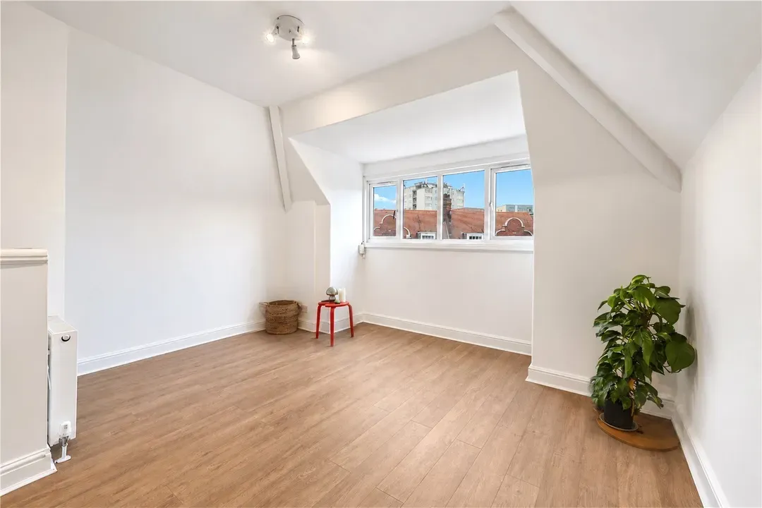 Dartmouth Road, Mapesbury Conservation, London, NW2, photo 10