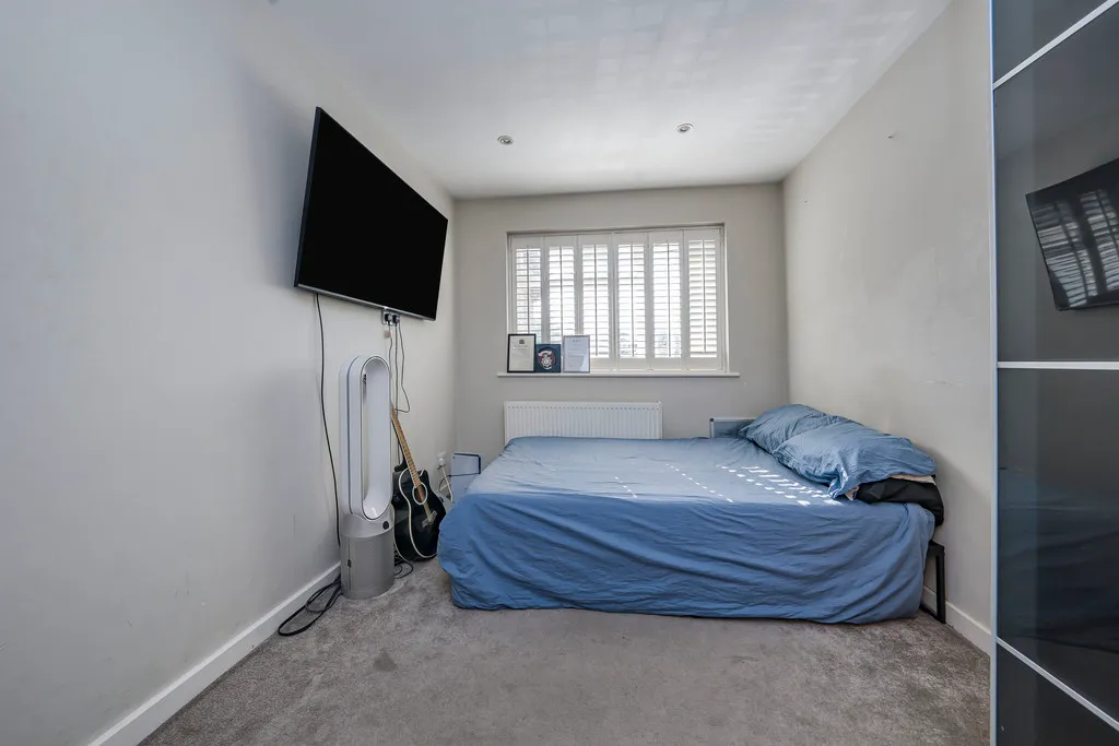 Parkway, North Hillingdon, UB10, photo 16