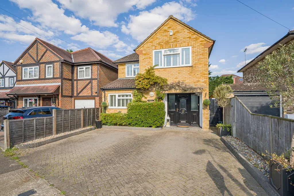 4 bed house for sale — Parkway, North Hillingdon, UB10