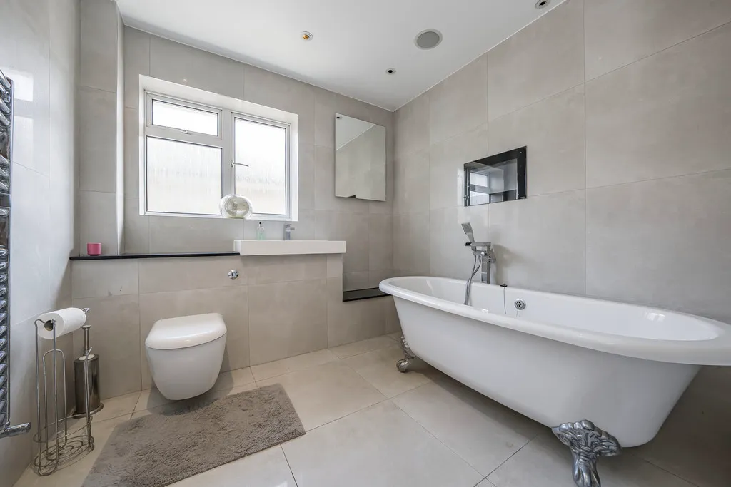 Parkway, North Hillingdon, UB10, photo 27