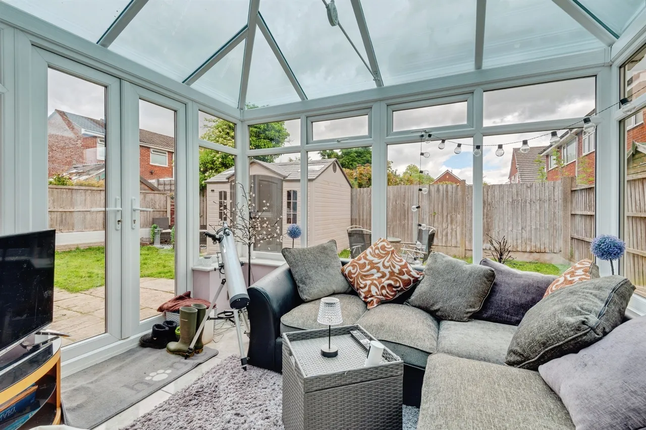 Ashbourne Avenue, Runcorn, WA7, photo 11