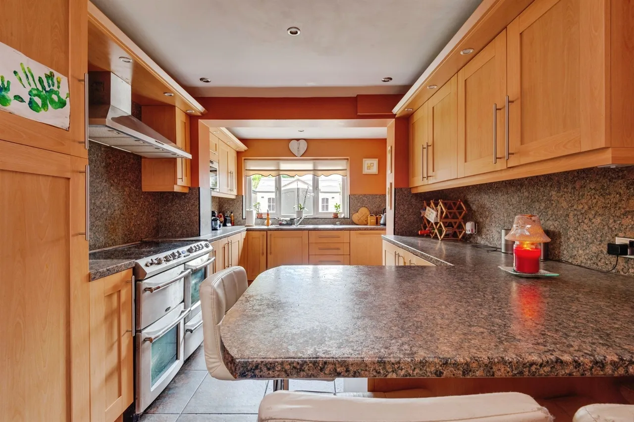Ashbourne Avenue, Runcorn, WA7, photo 4