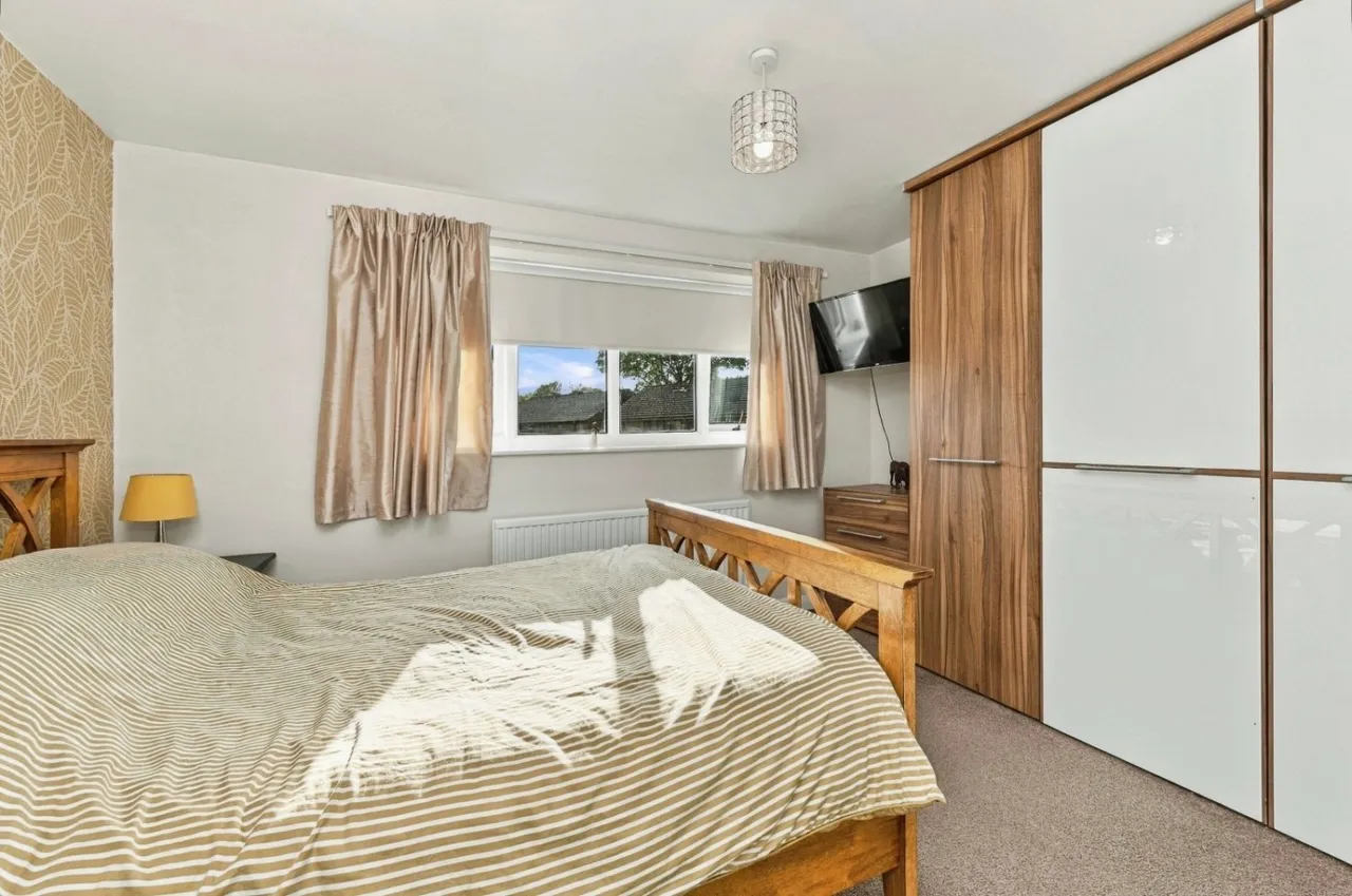 Vine Street, Cleckheaton, BD19, photo 13