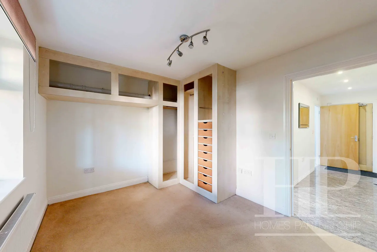 Horsham Road, Crawley, RH11, photo 11