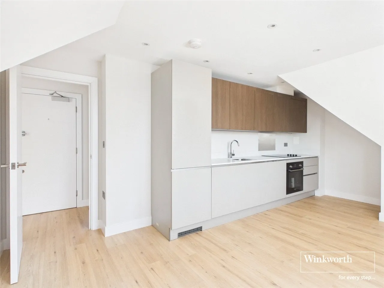 Greenham Road, Newbury, Berkshire, RG14, photo 3
