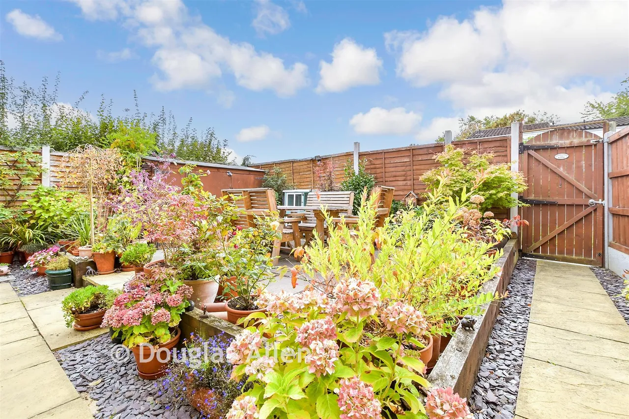 Rectory Road, Pitsea, SS13, photo 8