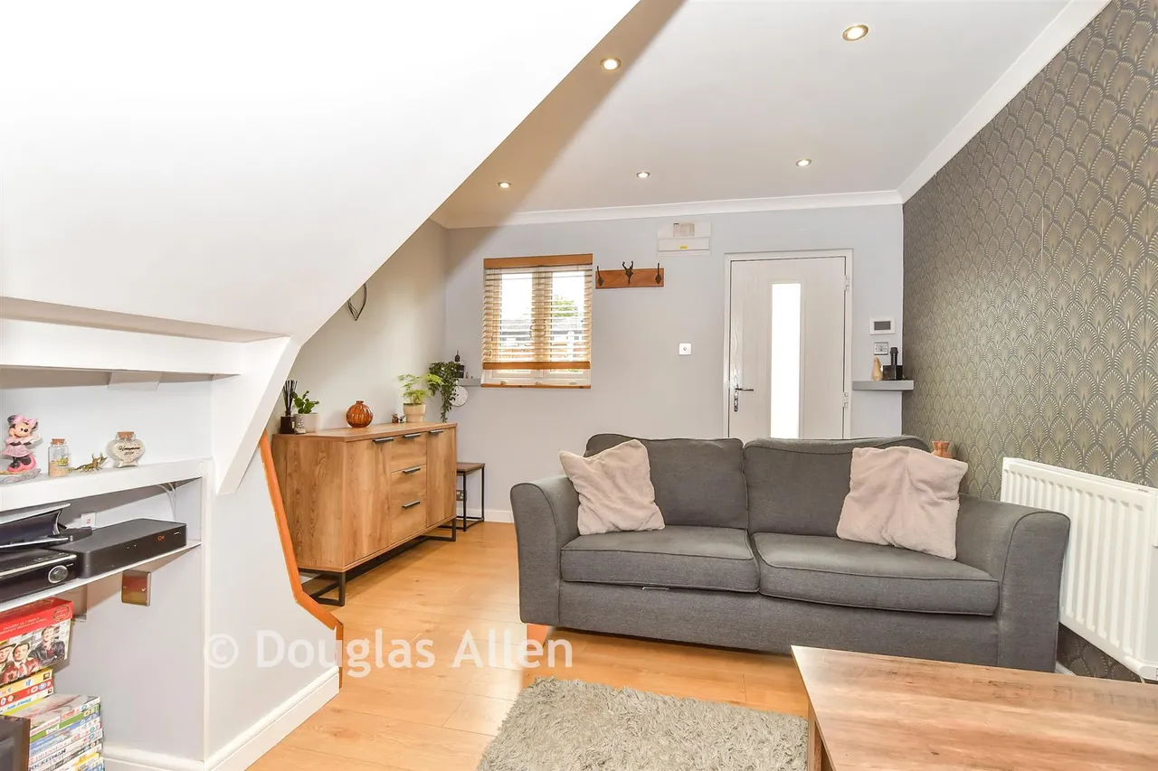 Rectory Road, Pitsea, SS13, photo 3