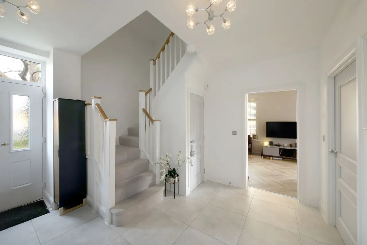 Uttley Lane, Wilton Park, HP9, photo 5