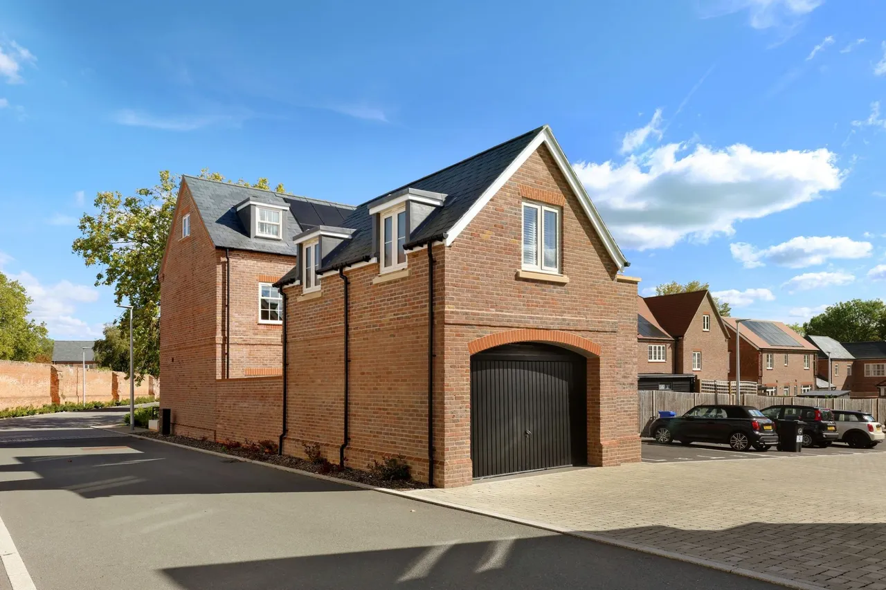 Uttley Lane, Wilton Park, HP9, photo 13
