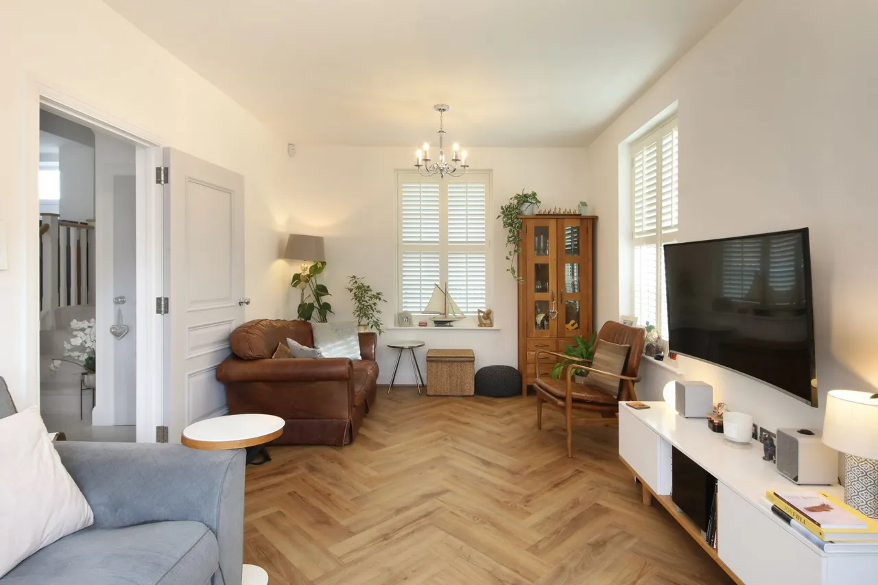 Uttley Lane, Wilton Park, HP9, photo 6