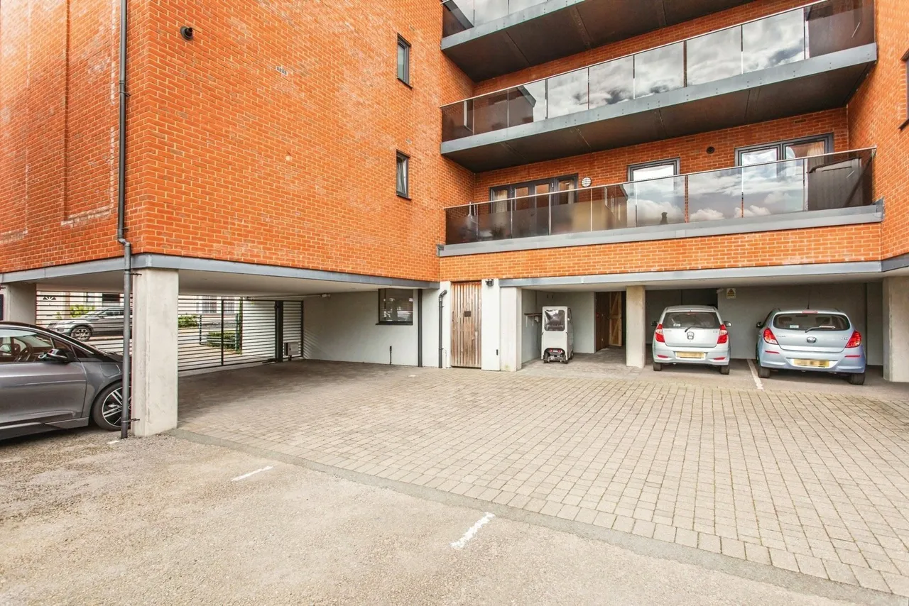 Cranleigh Drive, Leigh-on-Sea, SS9, photo 5