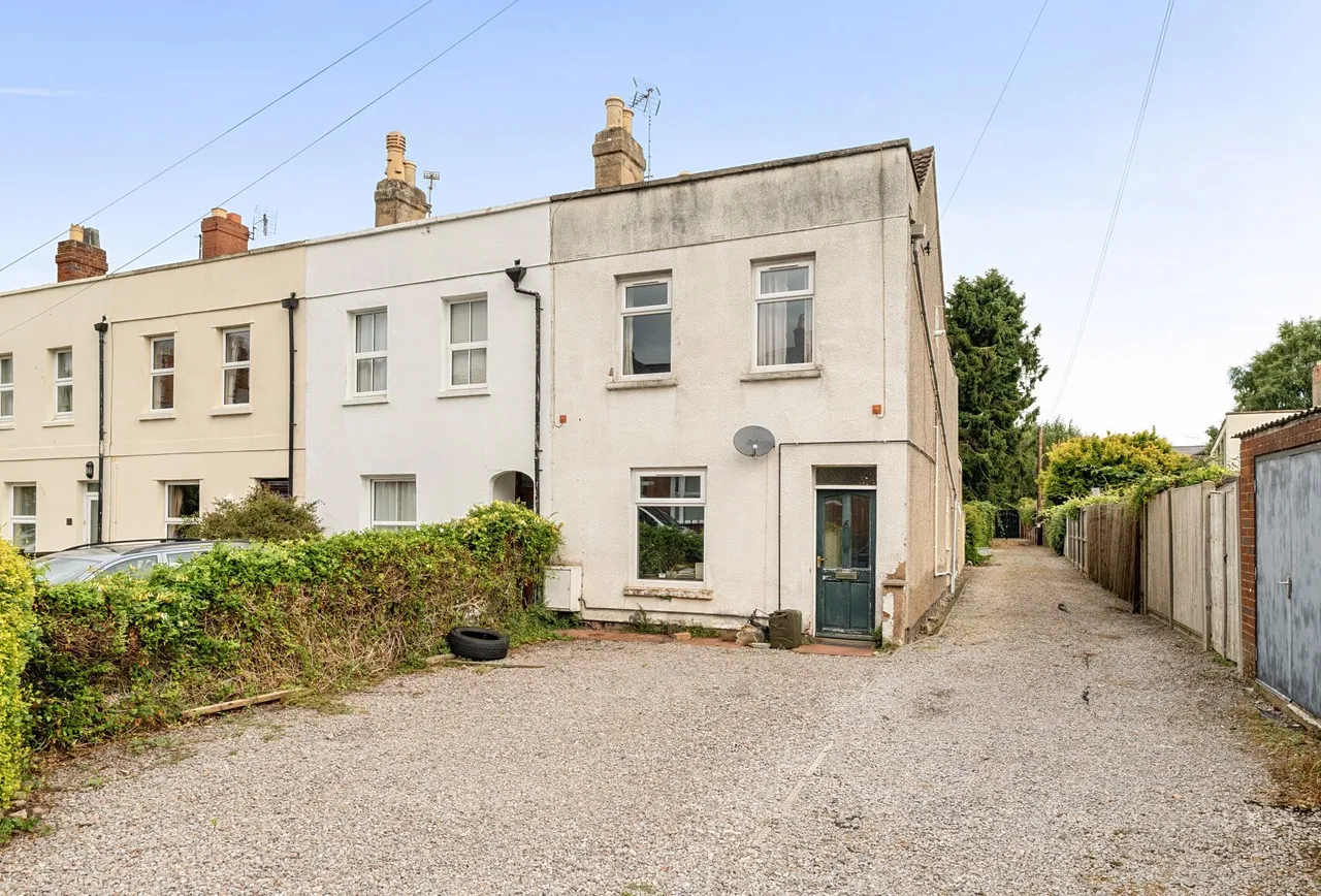 4 bed house for sale — Edwy Parade, Gloucester, GL1 2QL