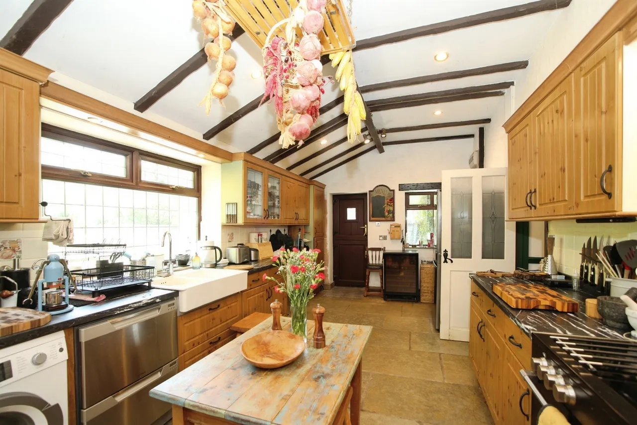 Pandy Mawr Road, Caerphilly, CF83, photo 17