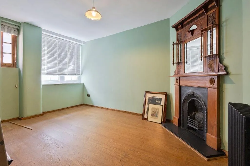 Tavistock Place, Knollys House, WC1H, photo 3