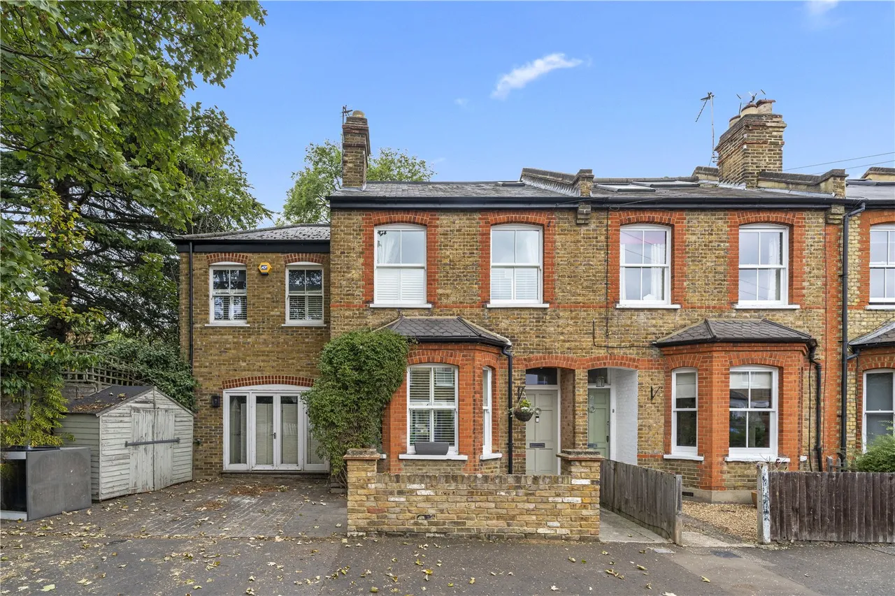 4 bed house for sale — Arlington Road, Teddington, TW11 8NJ