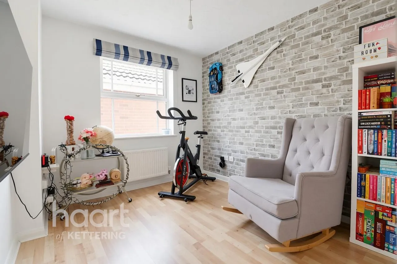 Wilkie Close, Kettering, NN15, photo 13