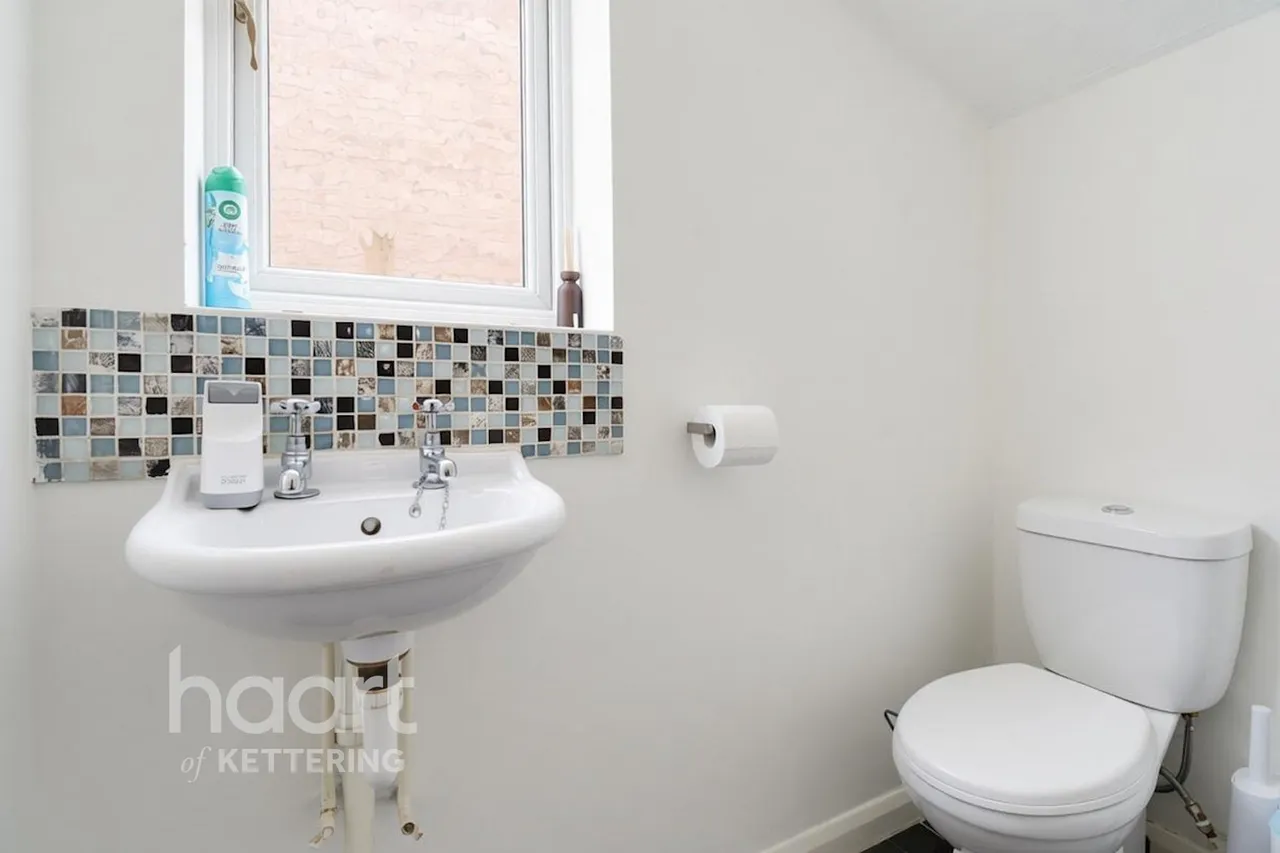 Wilkie Close, Kettering, NN15, photo 16