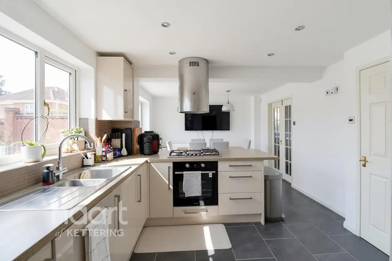 Wilkie Close, Kettering, NN15, photo 9