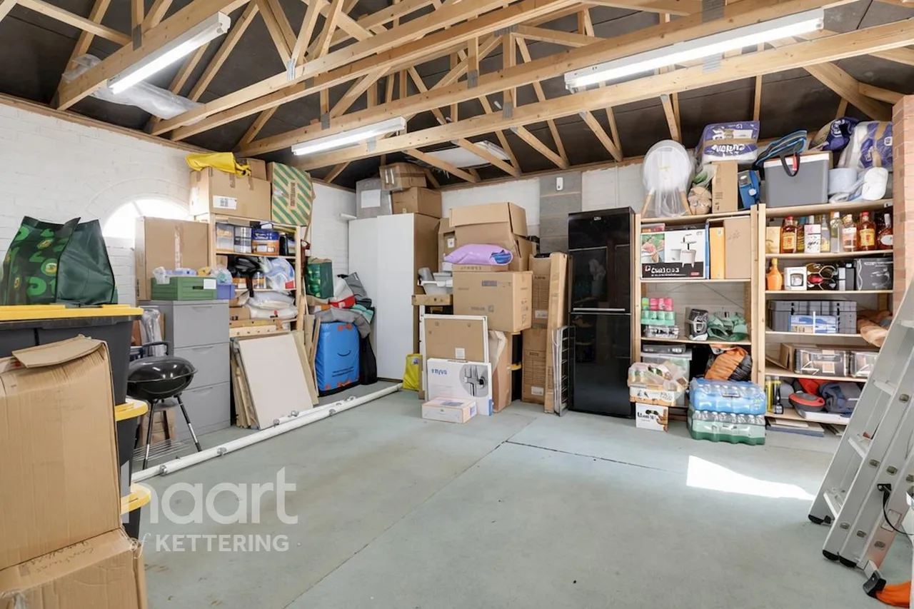 Wilkie Close, Kettering, NN15, photo 38