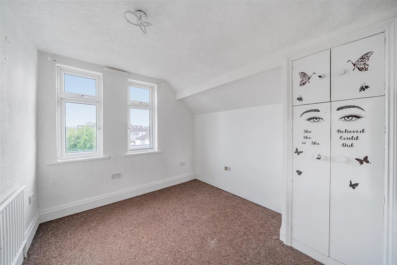 Eton Avenue, Wembley, photo 12