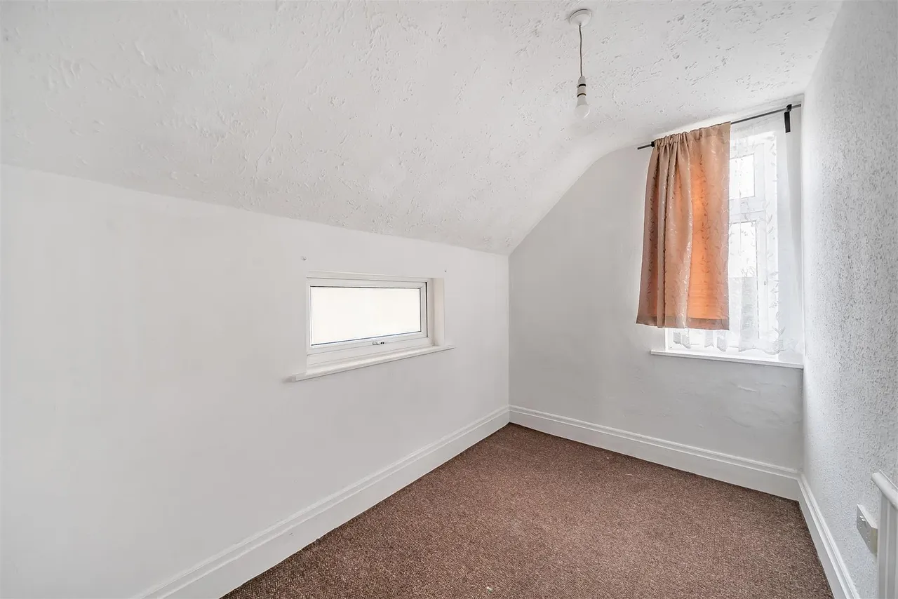Eton Avenue, Wembley, photo 13