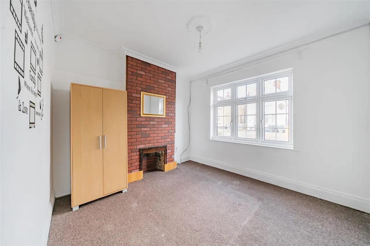 Eton Avenue, Wembley, photo 5